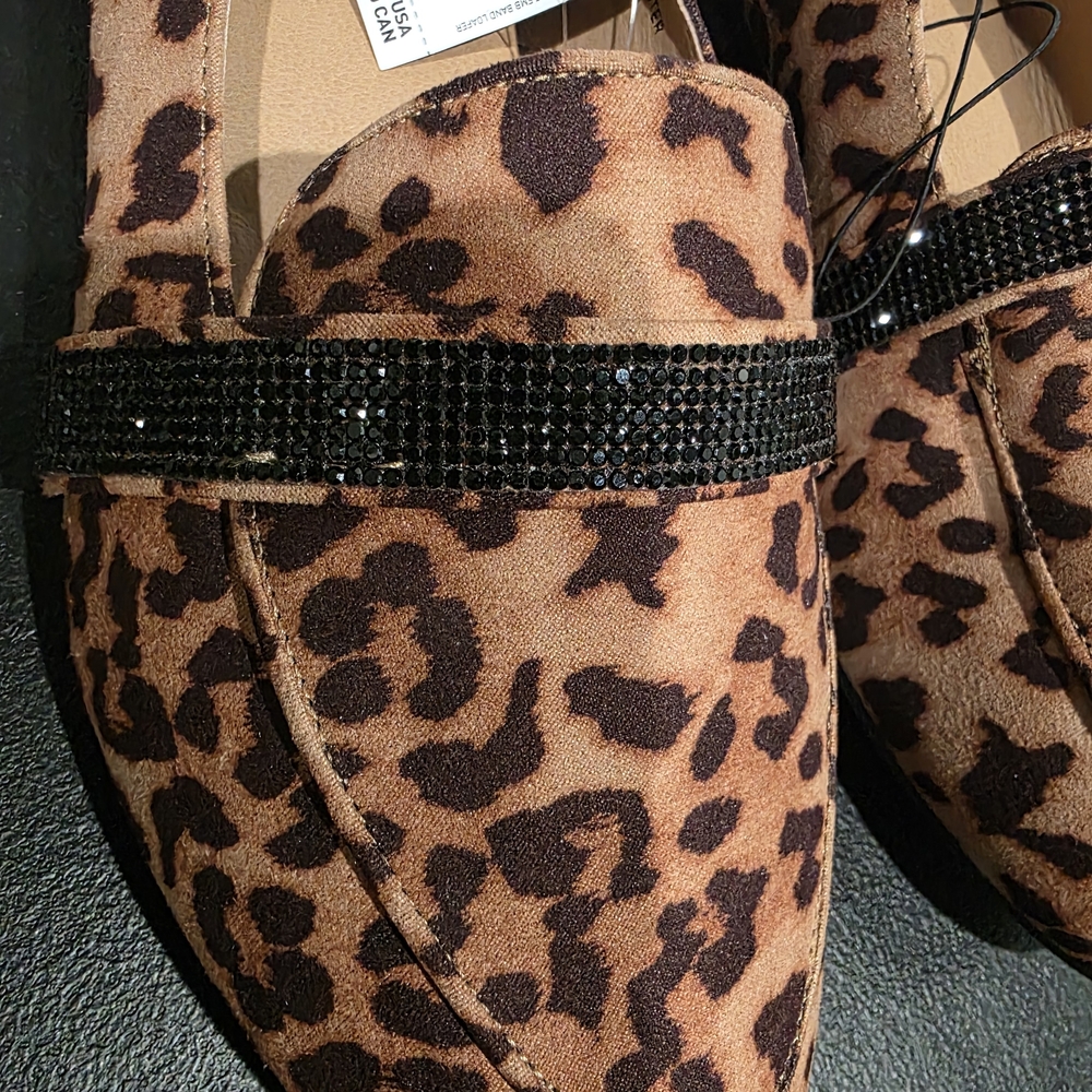 Torrid Leopard Print Loafers Flats Black Rhinestone Animal Print Women's 10 US - Picture 2 of 8